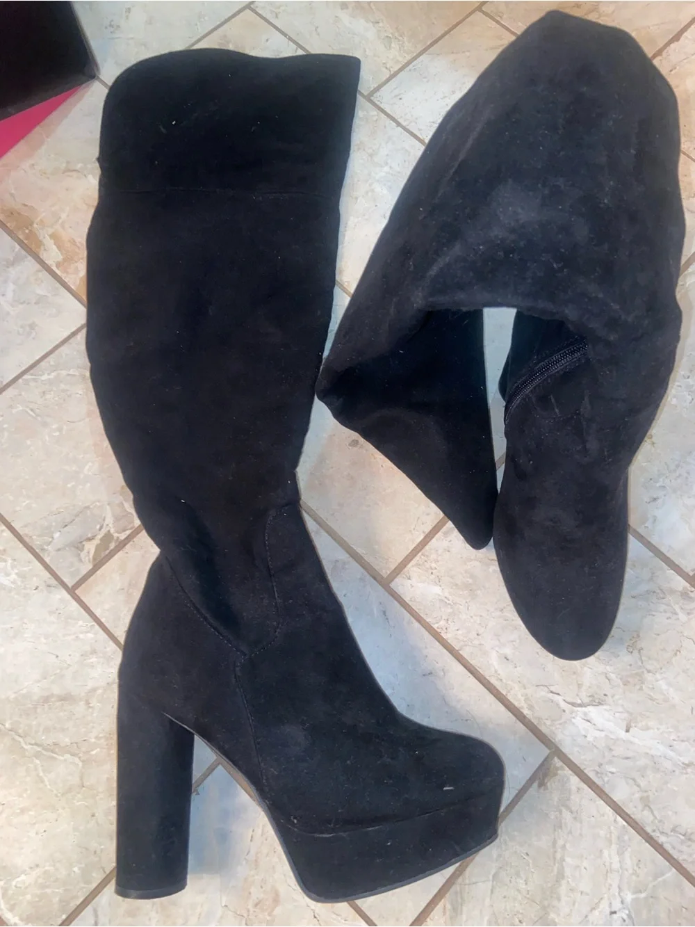 Ina Black Textured Rubber Sole Detail